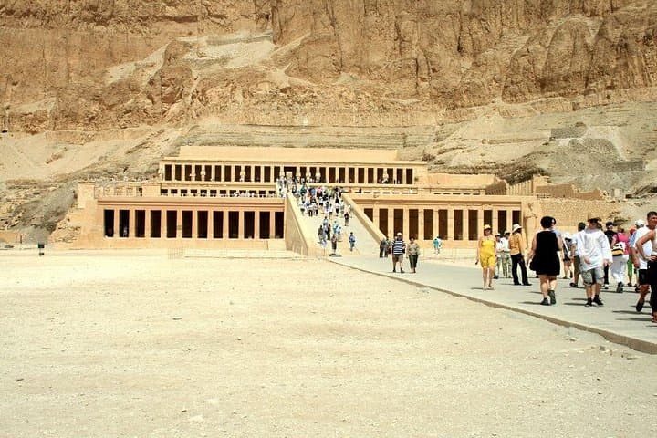 4 Day Nile Cruise Aswan to Luxor Abu simbel Hot Air Balloon