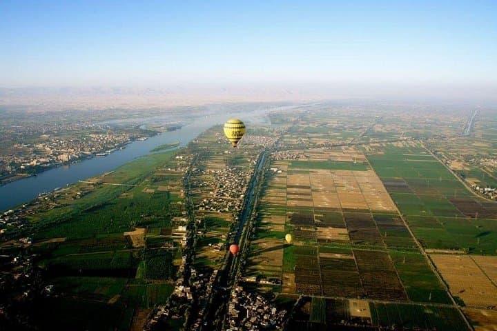 4 Day Nile Cruise Aswan to Luxor Abu simbel Hot Air Balloon