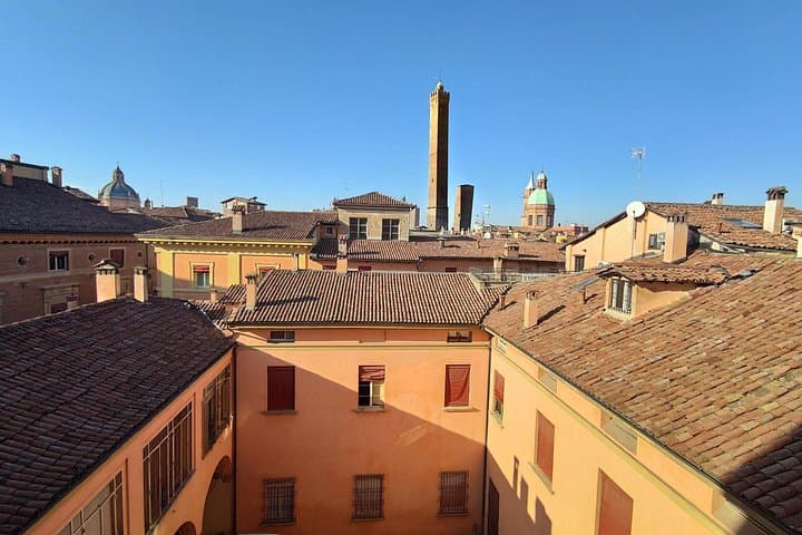 Best of Bologna in one day : Food, architecture, art and history