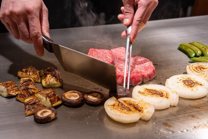 Premium Kobe Beef Experience and Sake Tasting Culinary Tour