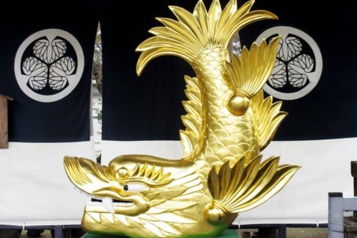 Nagoya Castle and Local Flavor Samurai Tales and Street Food Walk