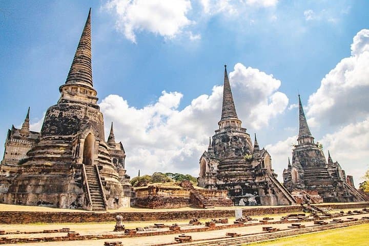 Private Tour to Railway Market, Floating Market And Ayutthaya