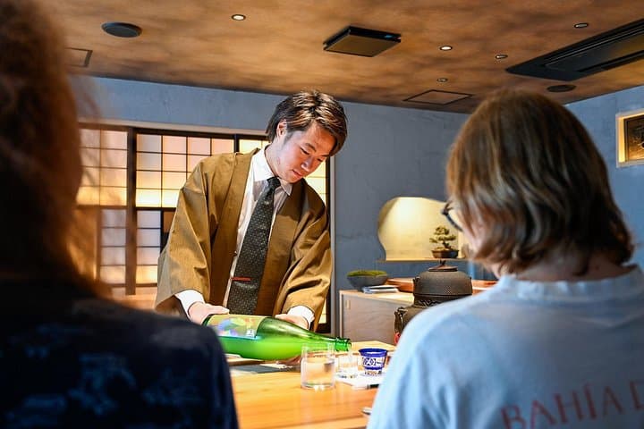 A former sake brewer will guide you through the brewing process and tasting notes.